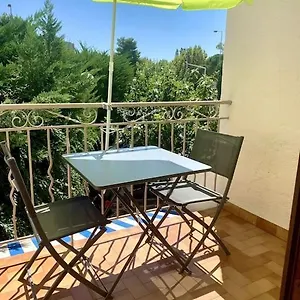 : Joli Dans Résidence La Garde (Var)